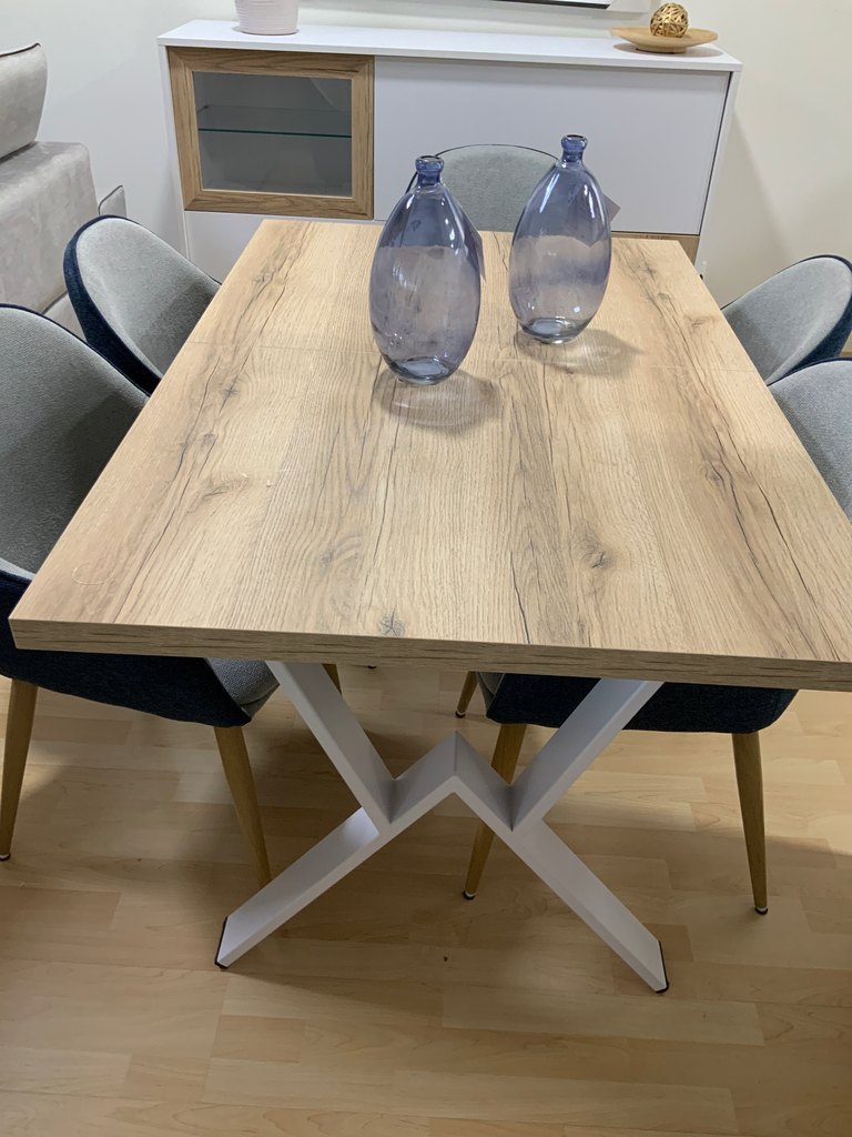 MESA DE COMEDOR X